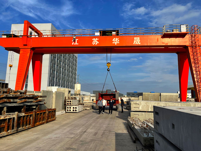 Universal hoist double main beams gantry crane